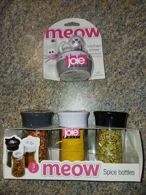 Joie Meow Spice Bottle Set with Cat Kitchen Timer - Gray, White, Black, Pink